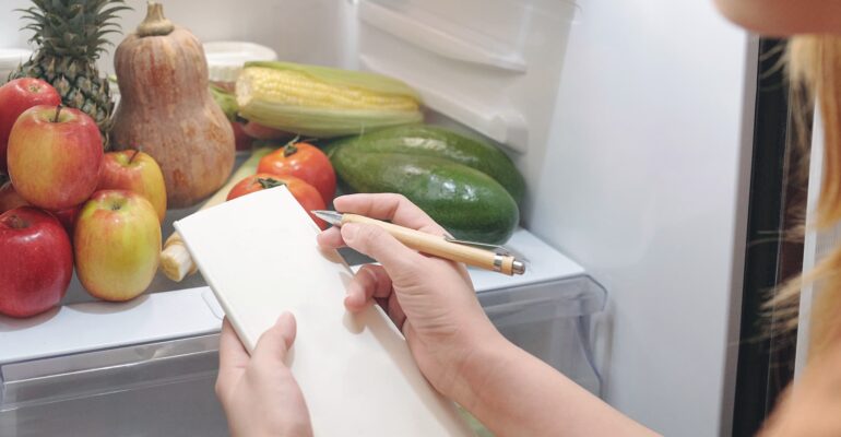 Popis-namirnica-koje-trebaju-biti-na-tvom-popisu-za-kupovinu-iva-nutricionista-blog-post-cover