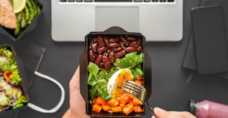 nutriva_nutricionista_iva_sto_jesti_na_poslu_objava_cover