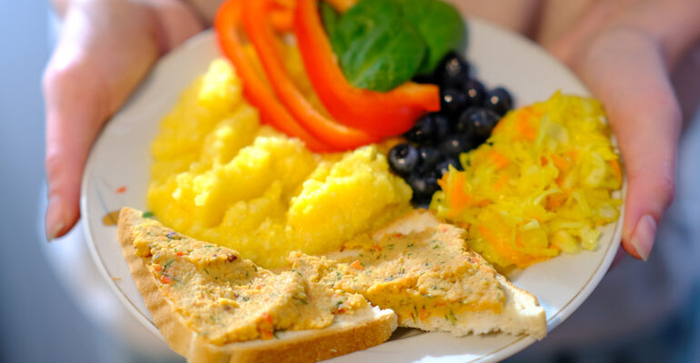 kvalitetni-nutricionisticki-bogat-obrok-niski-glikemijski-indeks-baner-pozadina-nutricionistica-iva-planovi-prehrane
